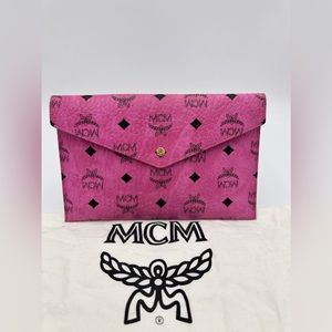 MCM
Visetos Envelope Clutch Pink